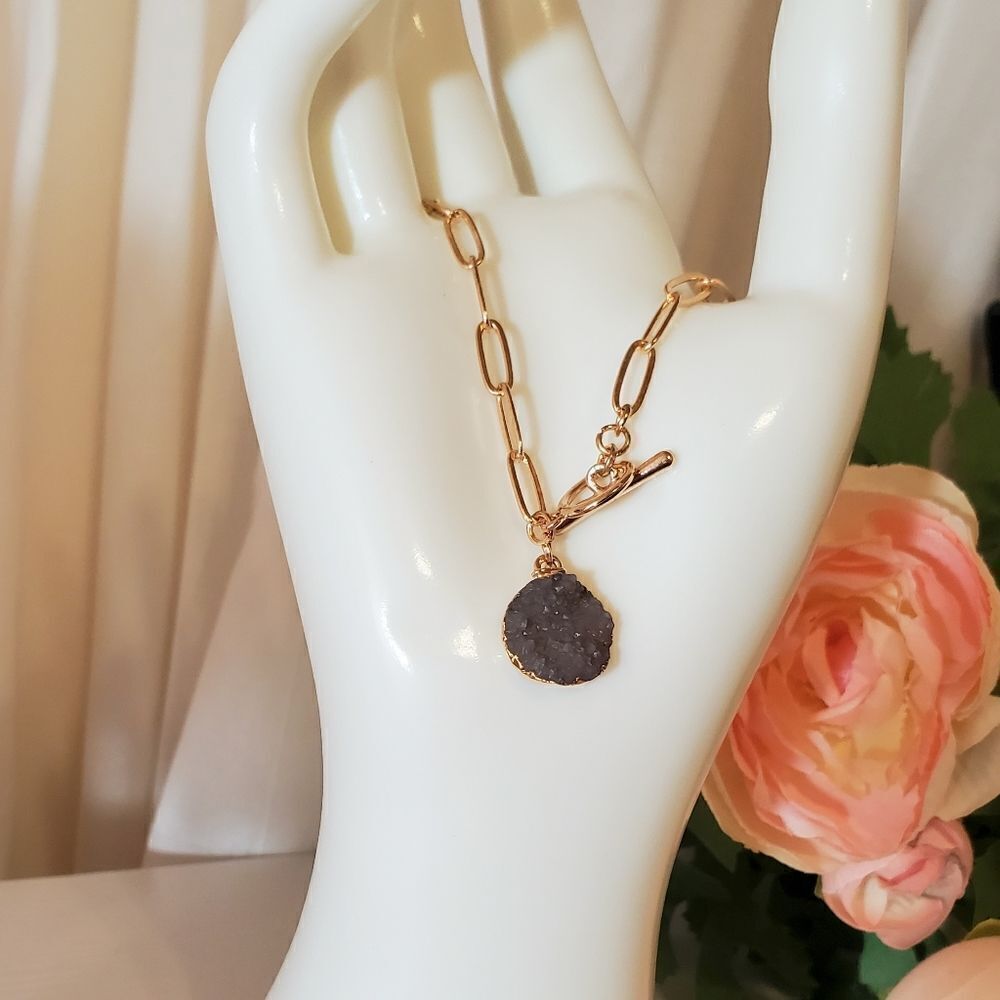 𝅺GRAY Druzy Disk Pendant Toggle Bracelet